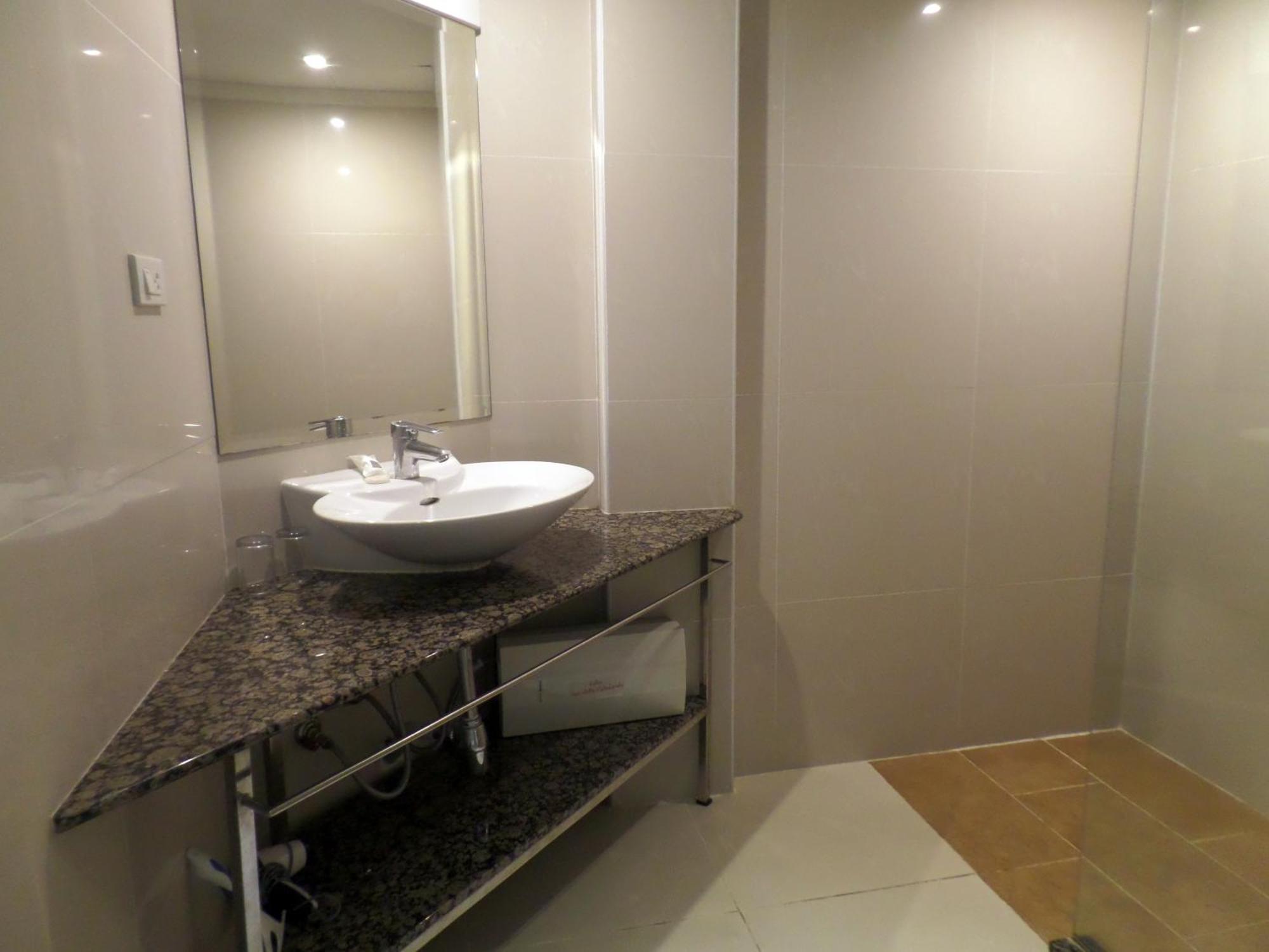 Westbury Residence Pattaya Room photo