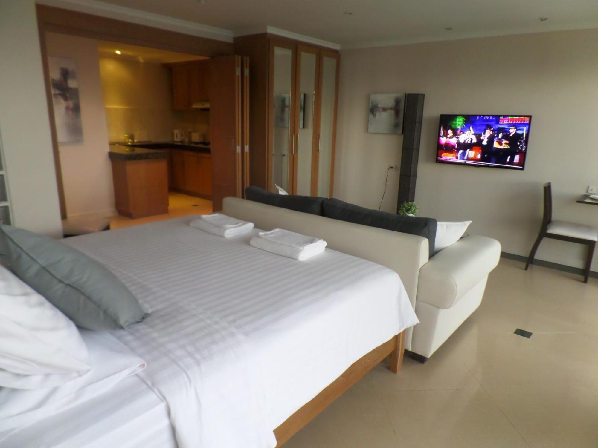 Westbury Residence Pattaya Room photo
