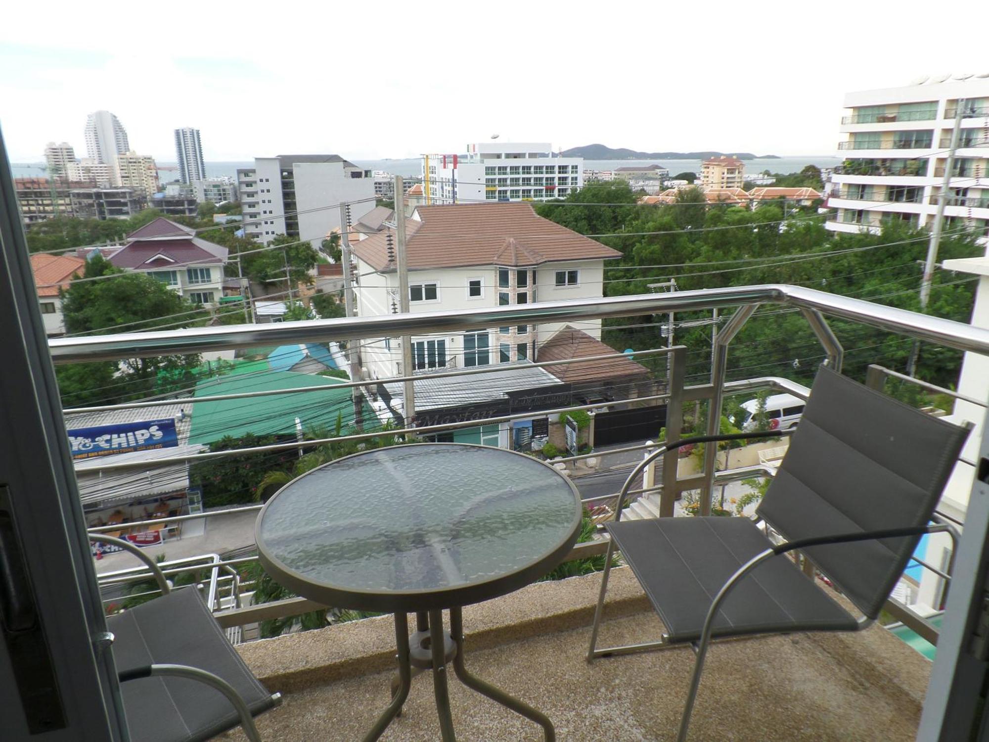 Westbury Residence Pattaya Room photo