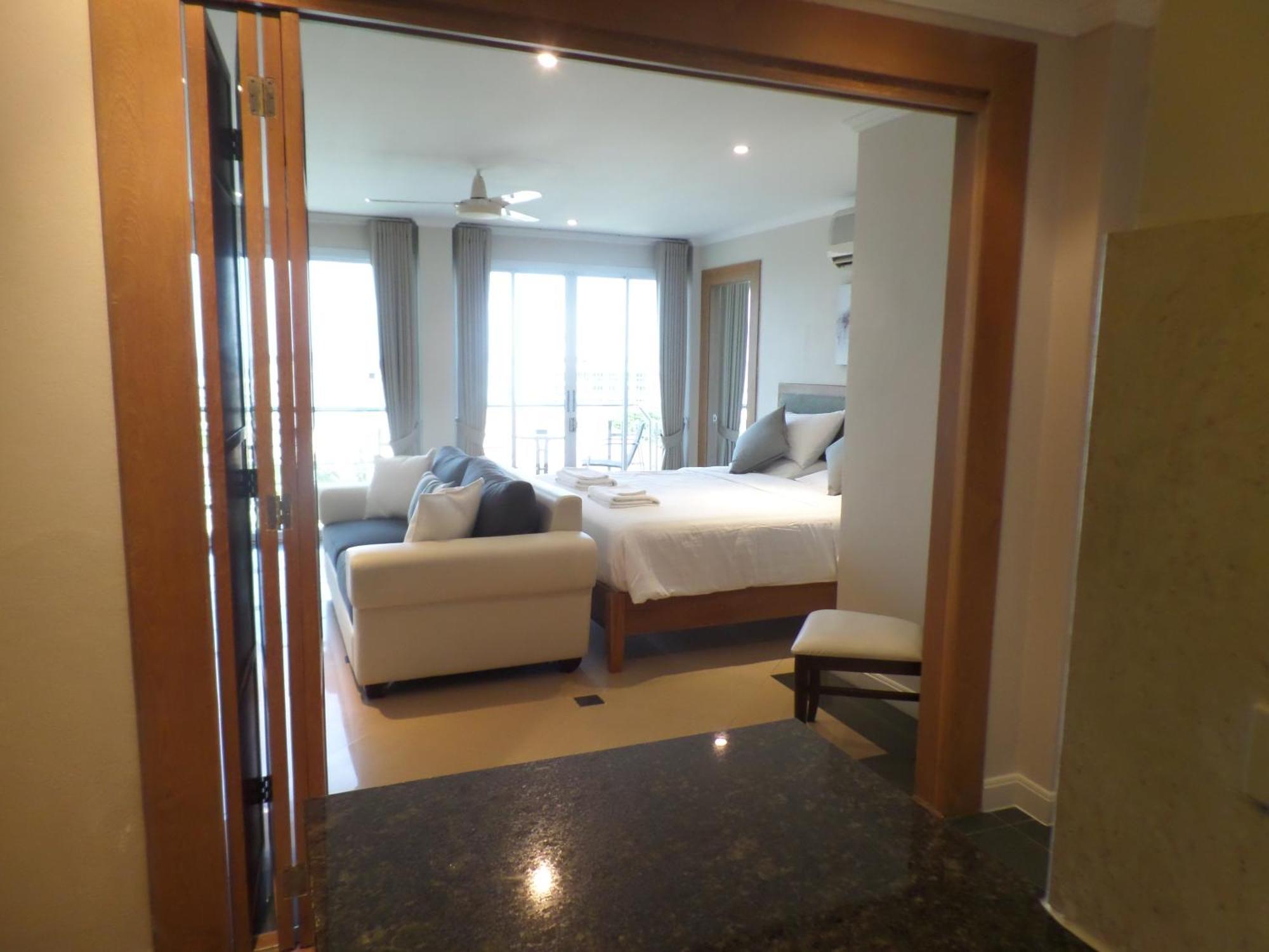 Westbury Residence Pattaya Room photo
