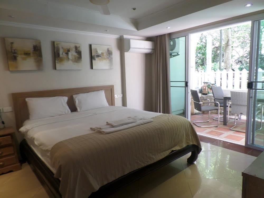 Westbury Residence Pattaya Exterior photo