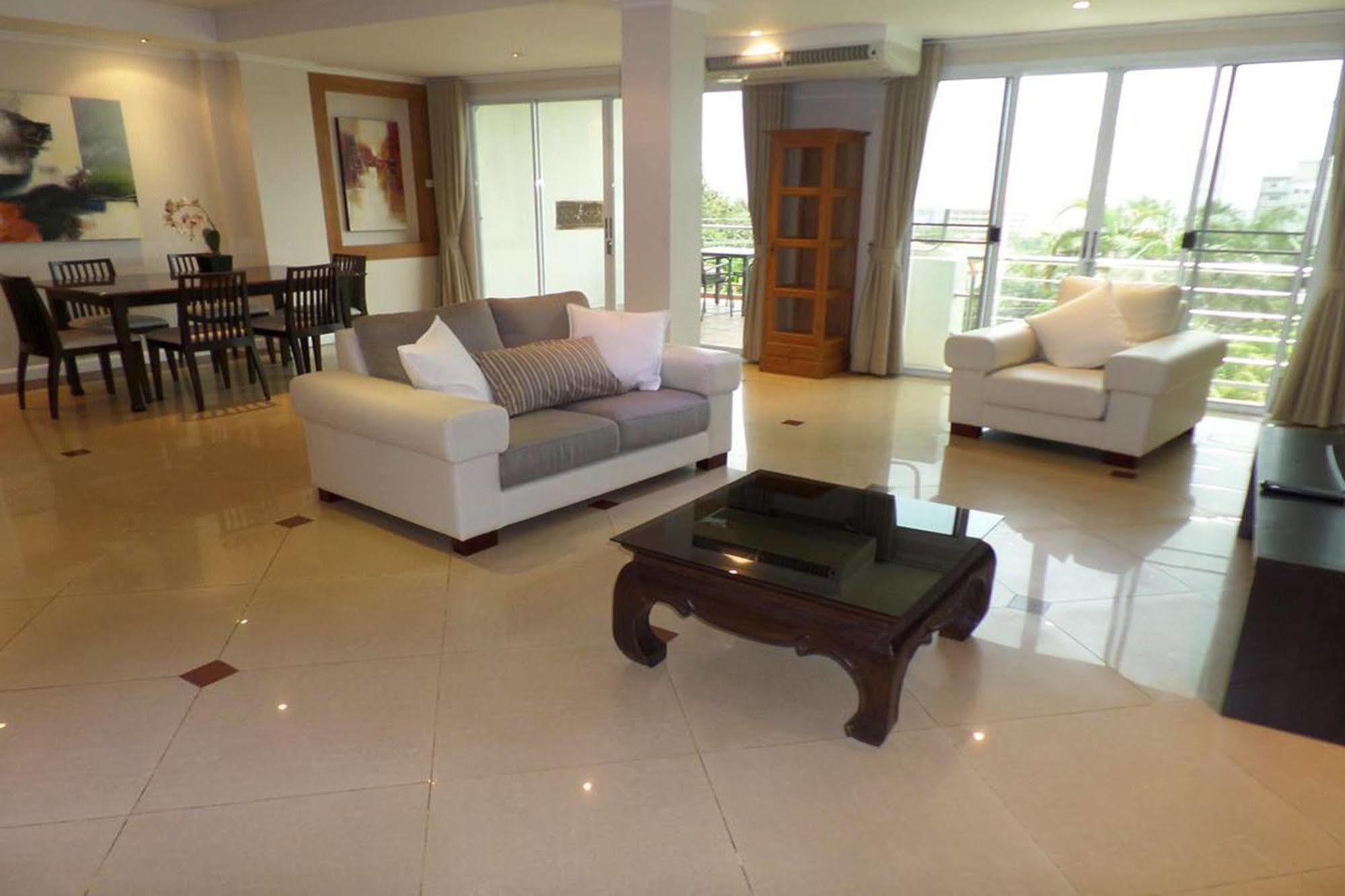 Westbury Residence Pattaya Exterior photo