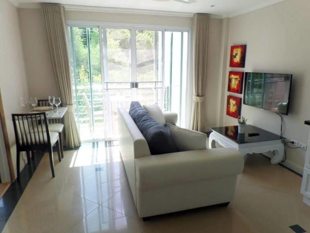 Westbury Residence Pattaya Exterior photo